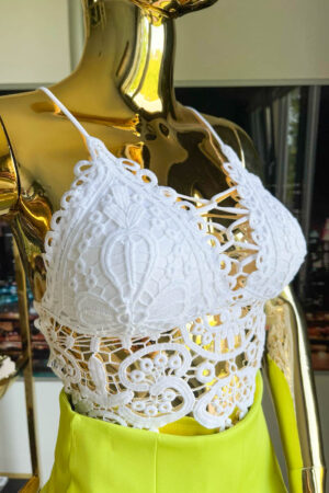 Śliczna zdobiona bluzeczka z wiązaniami