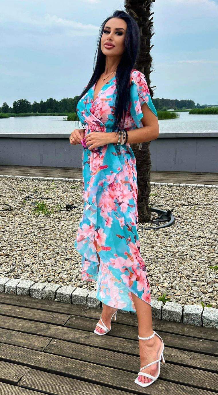 sukienki-closbie-sliczna-turkusowa-sukienka-w-rozowe-kwiaty-przod-krotszy-tyl-dluzszy-idealna-na-randke-na-wyjscia-ze-znajomymi-wesele-chrzciny-czy-wakacje-rozmiary-uniwersalne-pasuje-na-xs-s-m-l sukienki-closbie-sliczna-turkusowa-sukienka-w-rozowe-kwiaty-przod-krotszy-tyl-dluzszy-idealna-na-randke-na-wyjscia-ze-znajomymi-wesele-chrzciny-czy-wakacje-rozmiary-uniwersalne-pasuje-na-xs-s-m-l