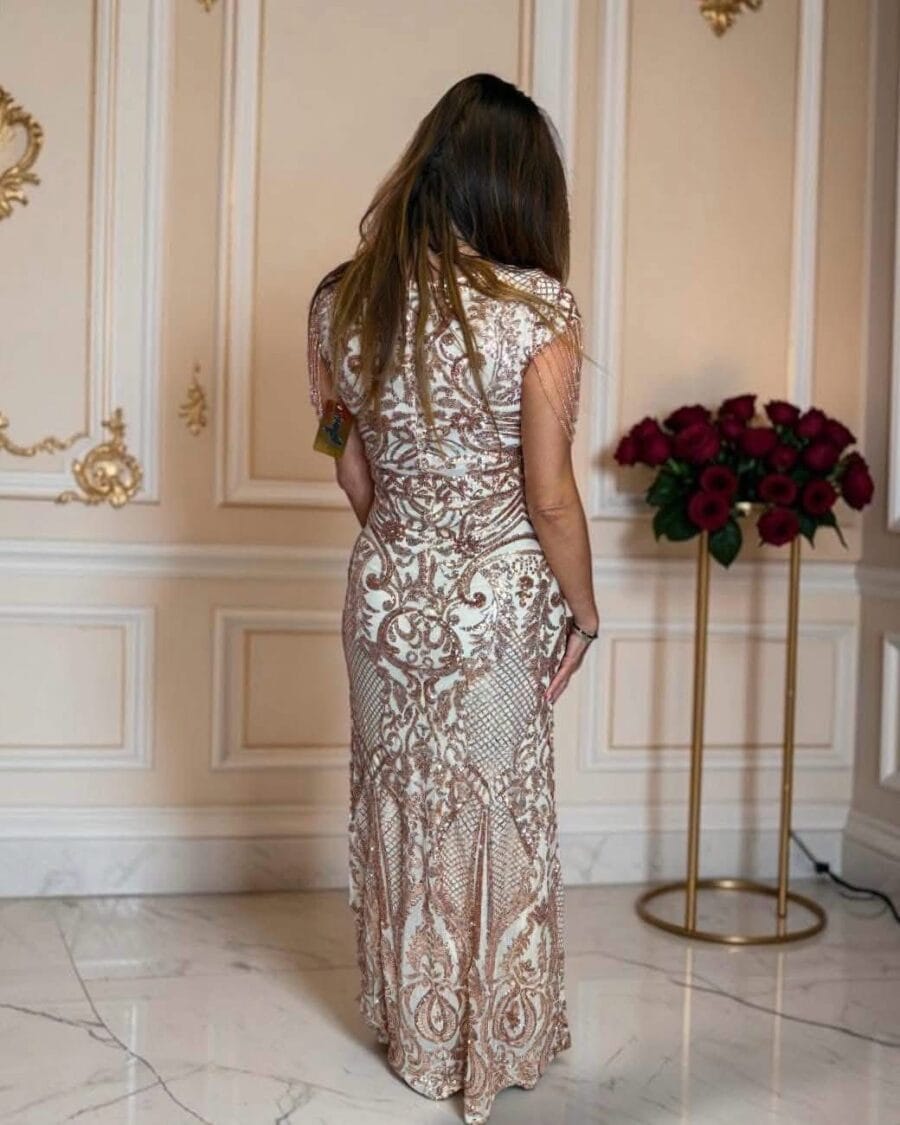 sukienki-closbie-elegancka-sukienka-w-kolorze-bezowym-113 sukienki-closbie-elegancka-sukienka-w-kolorze-bezowym-113