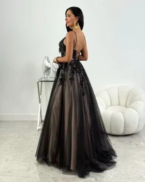 stefania-czarna-sukienka-wieczorowa-tyl Czarna sukienka wieczorowa maxi Stefania – widok z tyłu